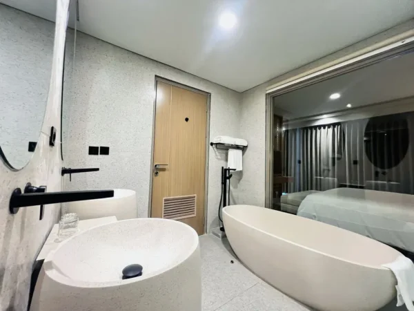 Bali Natural Stone Project 15 - Minimalist Composite Terrazzo Bathtub