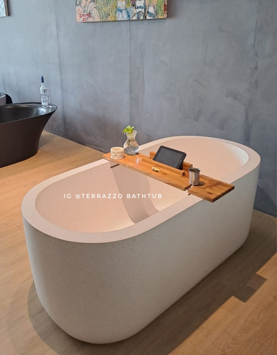 TB 19 Heliconia Tub View 3